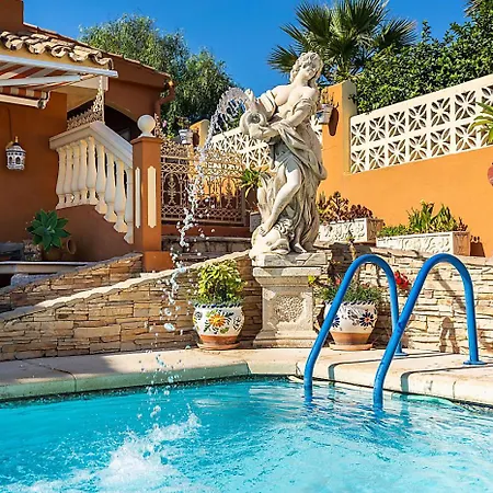 Sea View With Private Pool And Gardens 5 Bedrooms Villa *