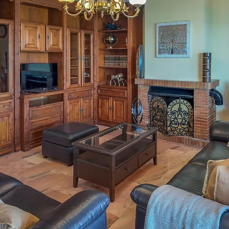 Sea View With Private Pool And Gardens 5 Bedrooms Villa Fuengirola